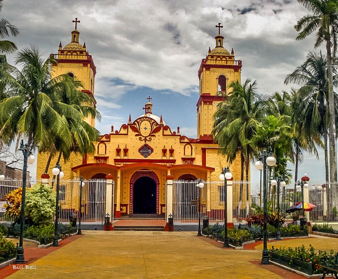 El Carmen Church:The majestic El Carmen Church in Catemaco, standing proudly in the town’s main square and serving as a focal point for the local community. (Photo by Bill Bell)